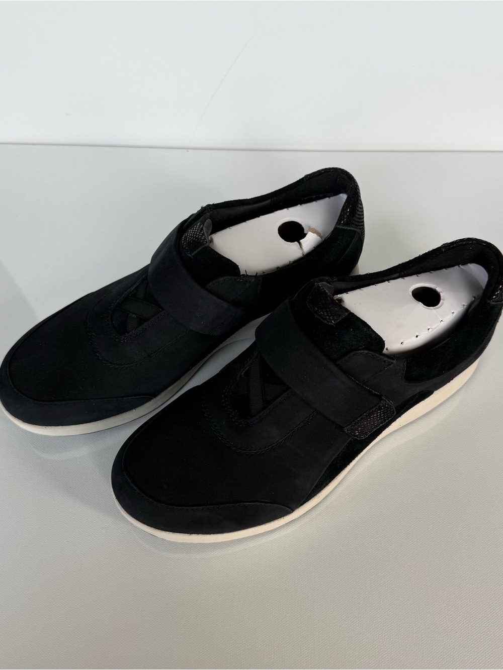 Clark’s Black Low Sneakers